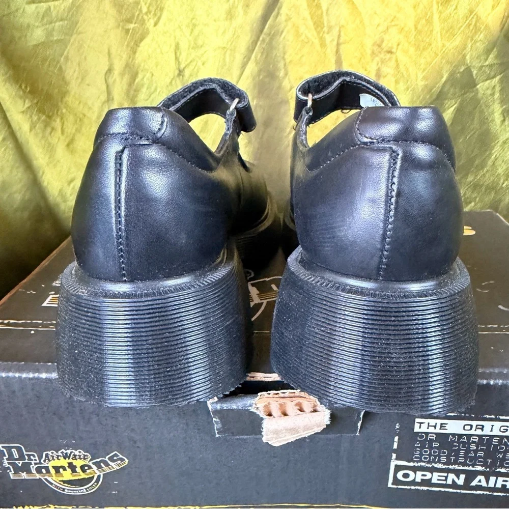 VINTAGE Dr. Martens Chunky Heel Mary Janes MIE Black Leather Platform NIB 90s W5 - Picture 2 of 7